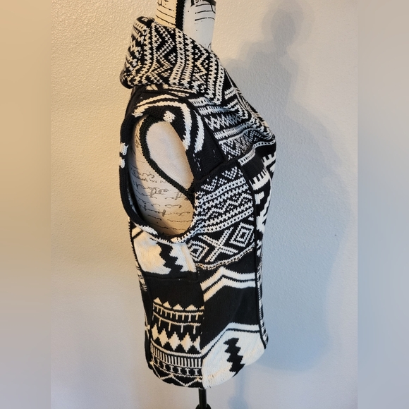 Lauren Ralph Lauren Sweater Vest Southwestern Size Petite Medium - Picture 7 of 12